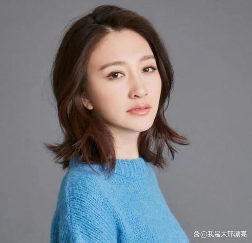 李小冉回应删除何炅微信事件，误删好友引发误会风波