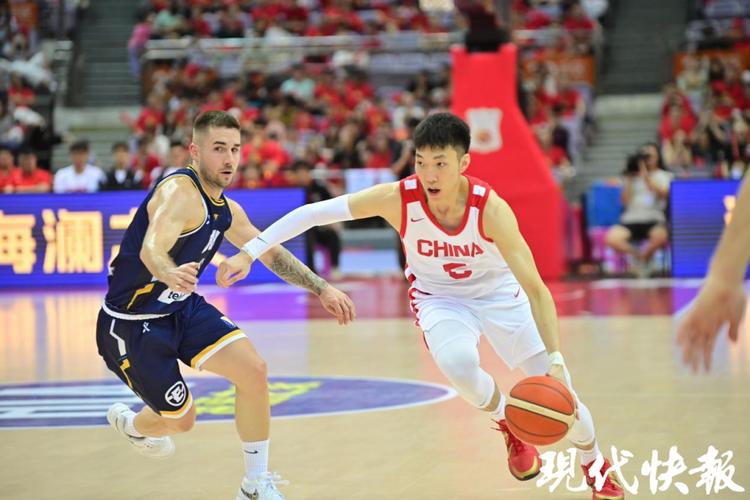 中国男篮热身赛惊险战胜波黑队