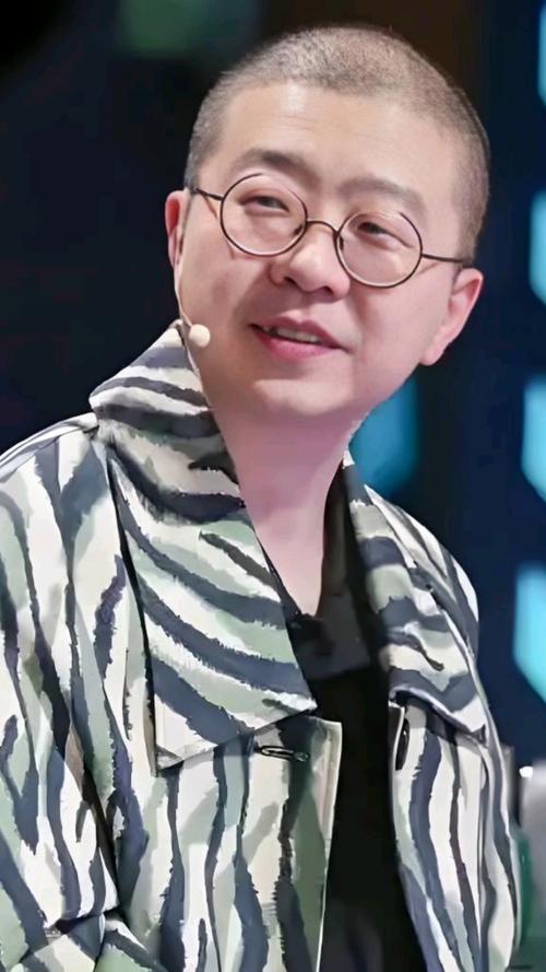 网友呼吁李诞向柳岩道歉，究竟发生了什么？