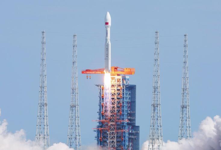 中国成功发射互联网低轨卫星第七组卫星集群