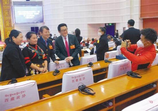 西藏人大常委会原副主任群培逝世消息发布