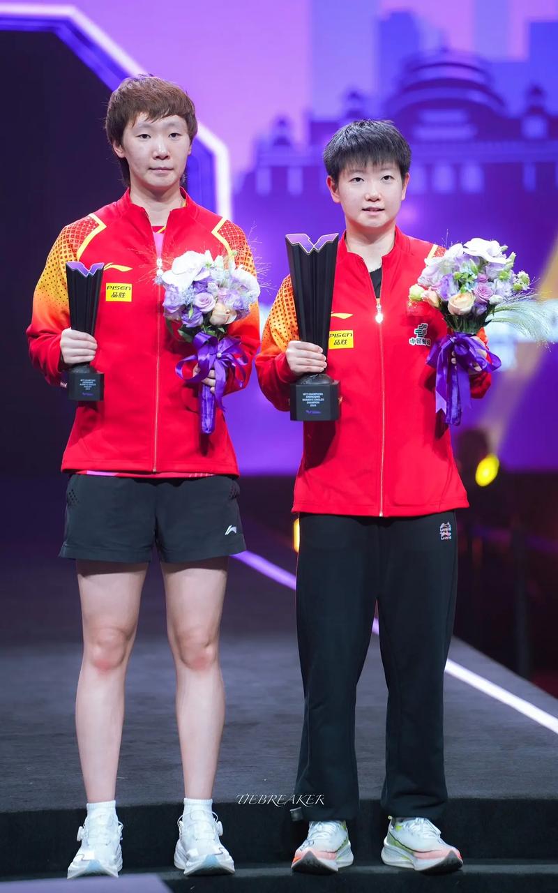 王曼昱与孙颖莎的女双走位风靡全场！