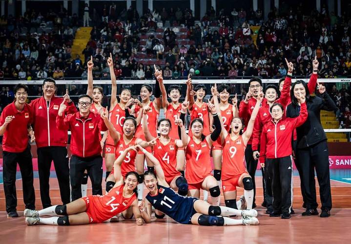 中国女排勇夺世锦赛小组首名，再创辉煌！