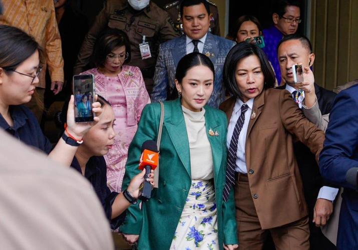 泰国女总理佩通坦遭解职，背后原因深度解析