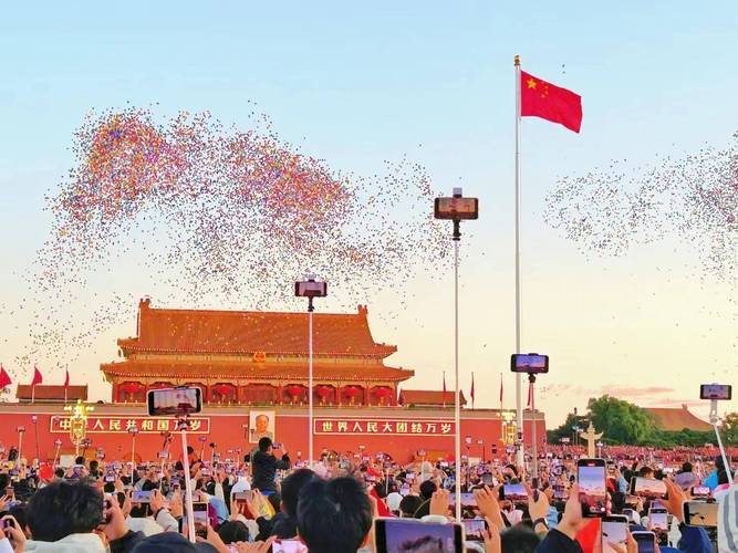 天安门广场的清晨壮丽景色