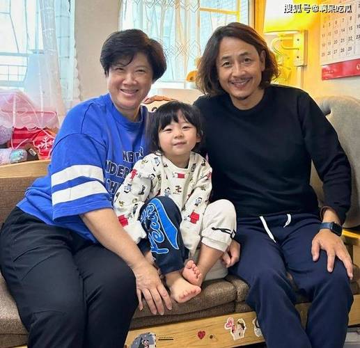 演员黄泽锋喜讯，妻子二胎诞生，家庭迎来新成员