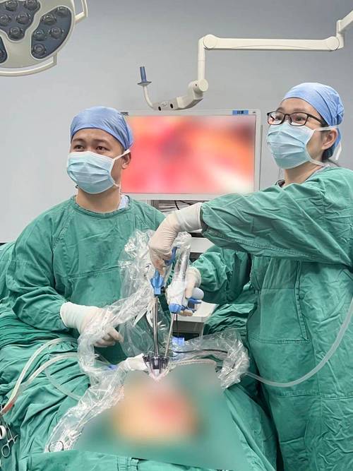 杜兰特默默援助脑瘤女孩手术费用