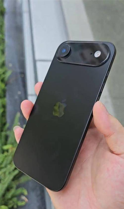 iPhone Air真机亮相，极致纤薄体验揭秘