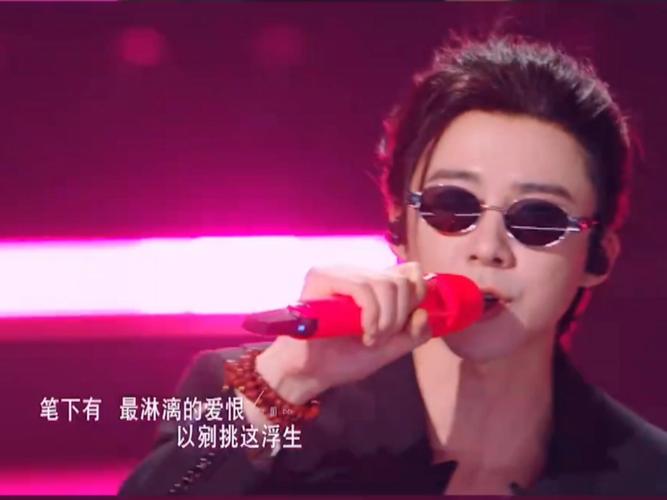 刘宇宁8月沸点榜夺冠，演唱会上的动情挥泪时刻回顾