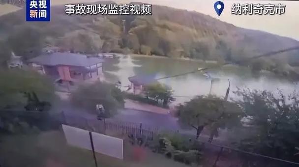 详细阅读:俄罗斯缆车索道断裂事故致多人伤亡,两死九伤 俄罗斯缆车索道断裂事故致多人伤亡,两死九伤