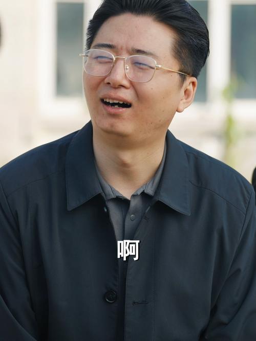 亿万富翁返乡记，66岁企业家倾尽所有改造家乡