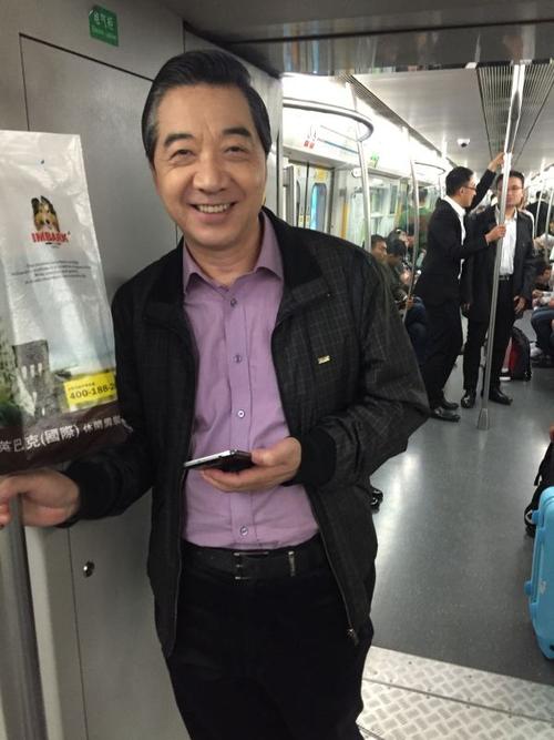 局座张召忠揭晓新身份，跨界转型引领时代风潮
