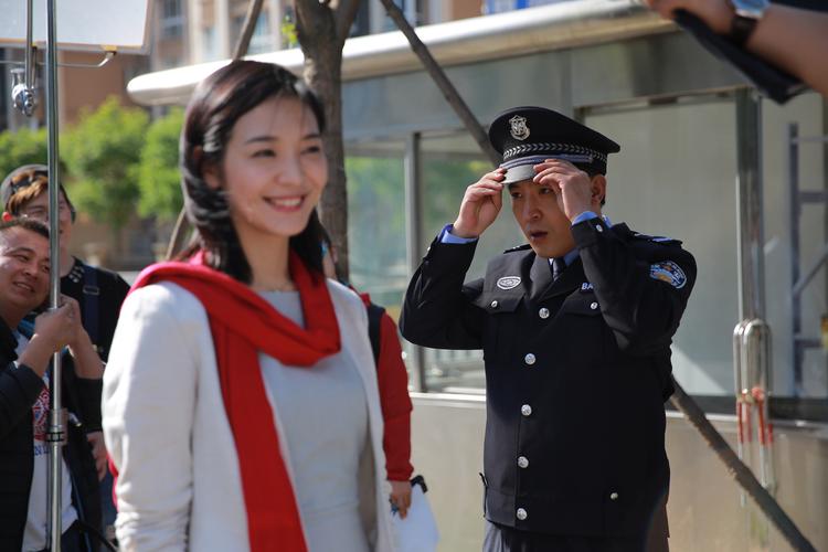 马頔婚礼现场观众喊话，新婚快乐，份子钱别忘了交！