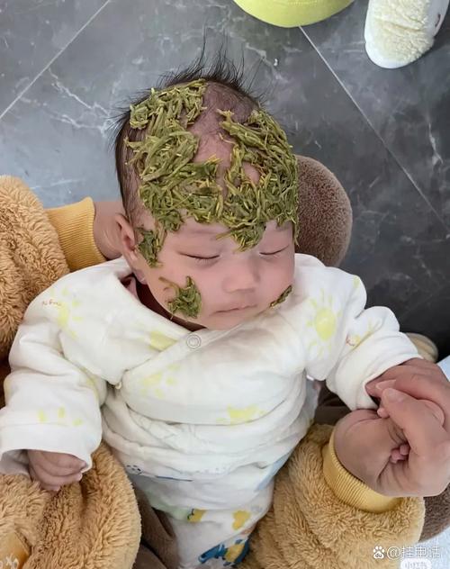 熊孩子误吞金豆后六天意外排出,惊险经历引发关注热议 熊孩子误吞金豆后六天意外排出,惊险经历引发关注热议