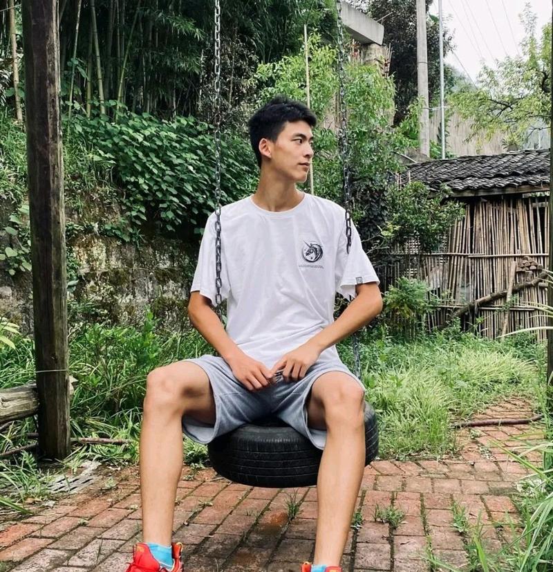 重庆体育生因色弱遭大学退学，色弱对学业的影响及应对之道