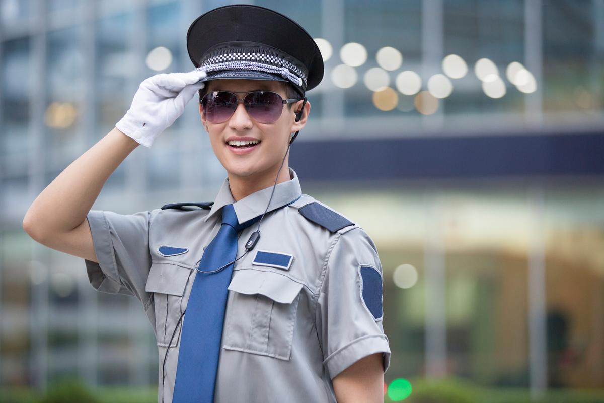 最会拍照的保安,镜头下的安全与美感