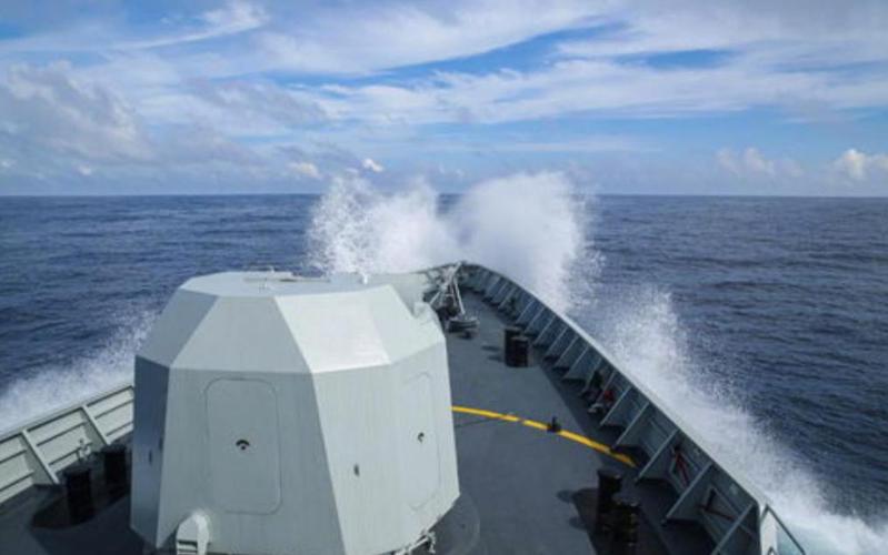 解放军在黄岩岛领海领空的战备警巡行动展示坚定决心