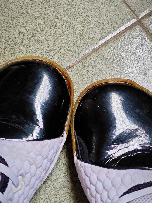 致敬英雄,牺牲民警留下的开胶皮鞋背后的故事