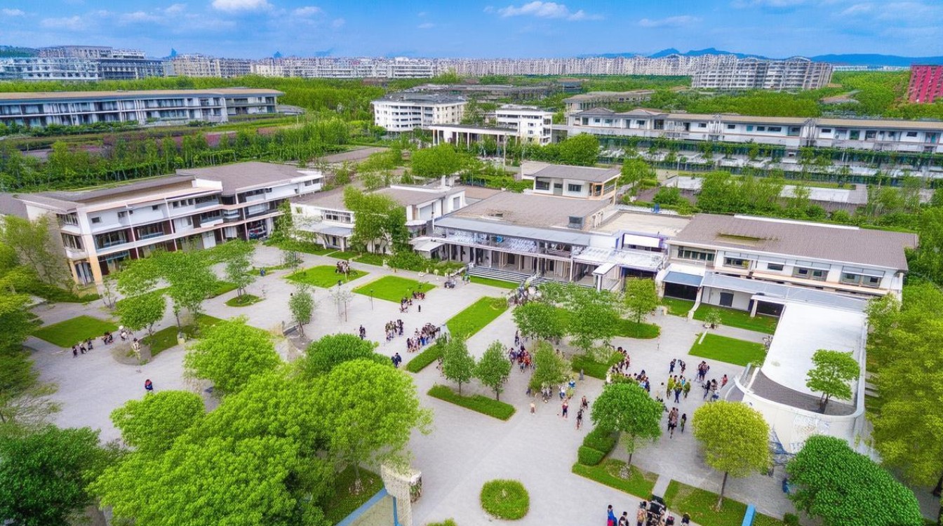 遵义市第一中学高中教育质量如何?升学率怎样?校园环境和生活设施好吗?